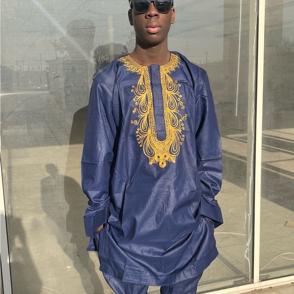 African clothing for men top and bottom Danshiki navy blue with gold embroidery - Picture 3 of 6